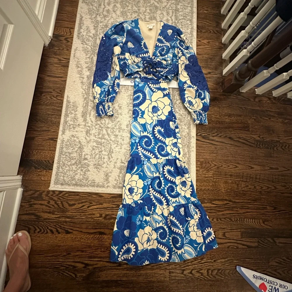 Beautiful House of Harlow Floral Blue and White two piece set - Picture 2 of 8